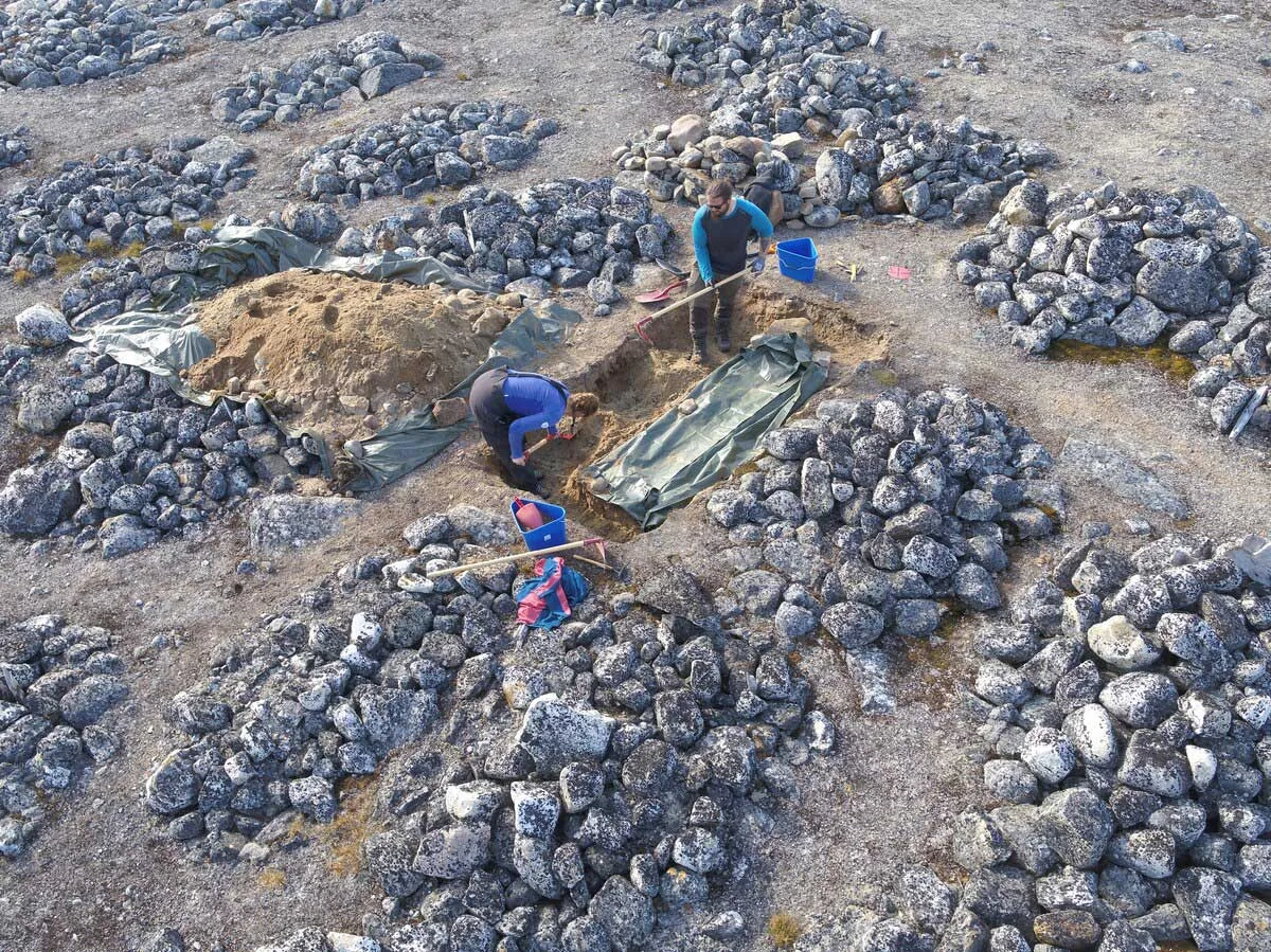 300年前の捕鯨者たちが眠る「死体岬」、永久凍土の融解で危機に