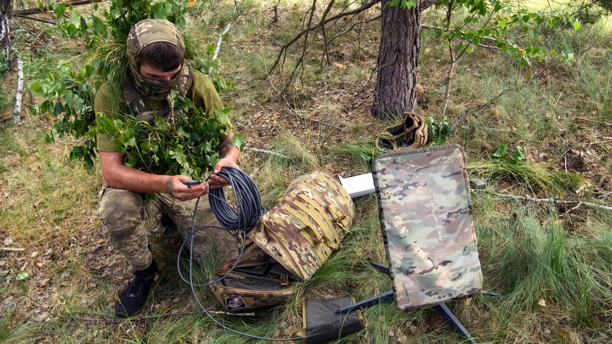 L'Ukraine n'a plus d'intercepteurs: elle veut utiliser Starlink pour guider ses drones et détruire les lanceurs de missiles balistiques russes (mais il faut qu'Elon Musk accepte)