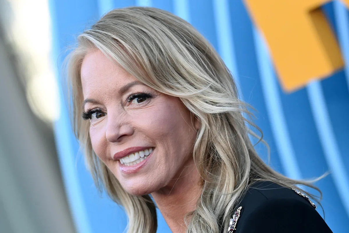 Jeanie Buss’ Is Contesting Siblings’ Attempts To Sell Lakers’ Share