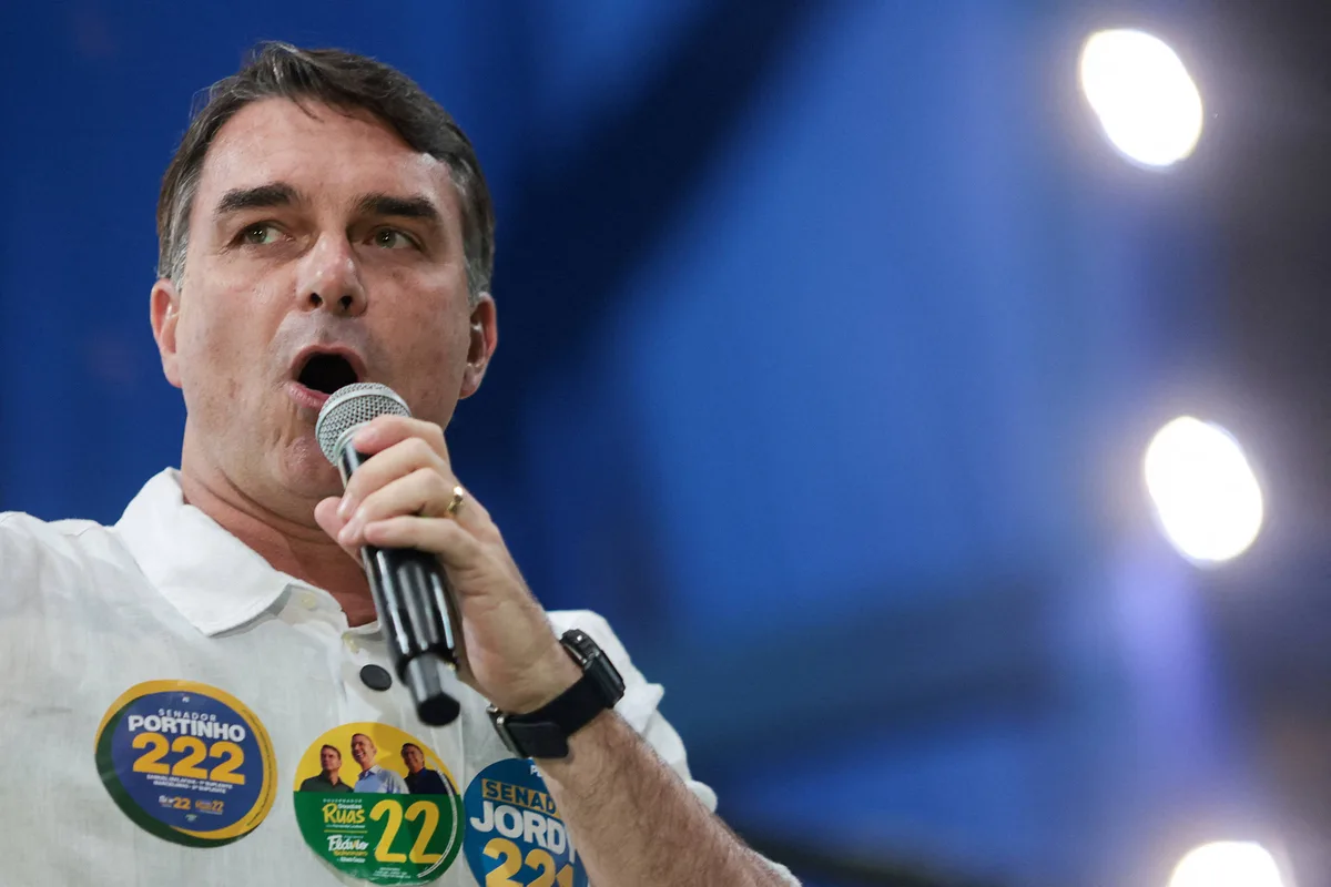Site de Flávio sofre mais de 3.000 tentativas de invasão em oito dias