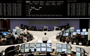 Bolsas da Europa fecham em queda firme, pressionadas por alta dos títulos soberanos
