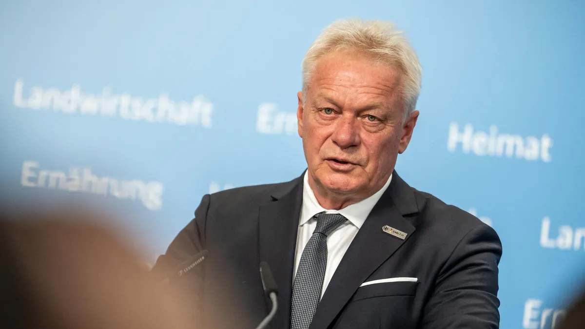 Ernteausfälle durch Hitze - Agrarminister Rainer kündigt Hilfen für Bauern an