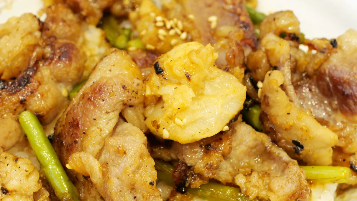 松屋のホルモン＆カルビでお肉たっぷりな「牛カルビホルモン丼」＆香ばしい焼き目の「牛焼肉丼」試食レビュー