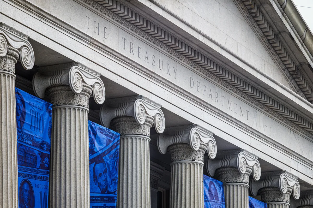 A flashing red light from the bond markets