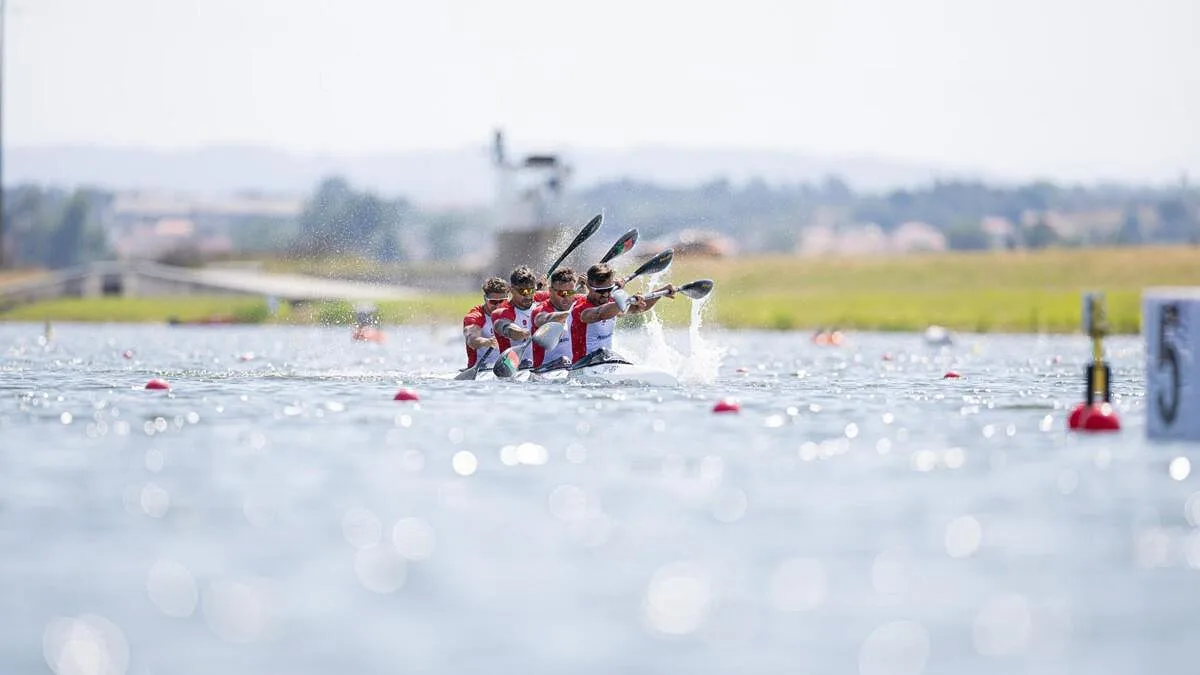 K4 500 avança para as meias-finais na defesa do título mundial de canoagem