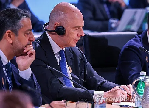 G20회의에 러 재무장관 부른 美…유럽 "사진 같이 못찍어" 반발