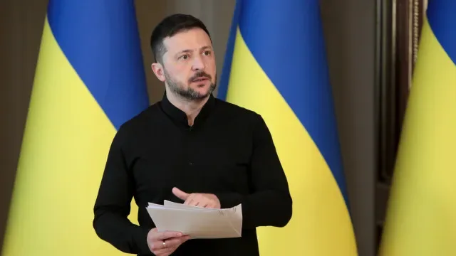 Zelensky alerta para danos na rede elétrica após novos ataques russos