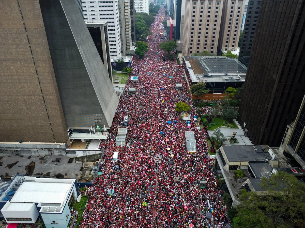TSE manda retirar posts com fake news que associa Lula a ritual satânico na Avenida Paulista