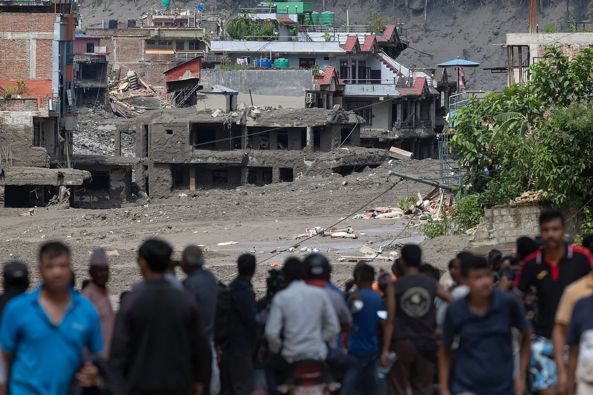 Avalanche de lama nos Himalaias deixa mais de 165 mortos e 1.500 desaparecidos