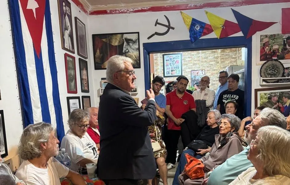 Homenagem a Marcelo Gato e Nelson Fabiano lota Associação José Martí, em Santos