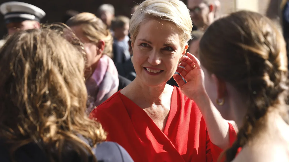 Deutschland liveblog: SPD, Linke und Grüne in Mecklenburg-Vorpommern verhandeln über Koalition