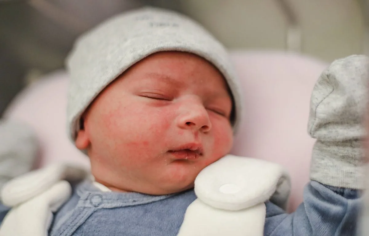 Etats-Unis : Elle accouche seule sous sa douche sans même savoir qu’elle était enceinte