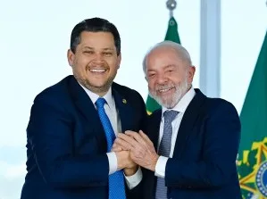 Alcolumbre escolhe relatores aliados de Lula para pautas prioritárias do governo