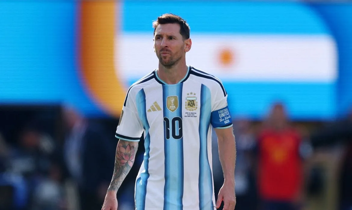 Lionel Messi anuncia aposentadoria da seleção argentina