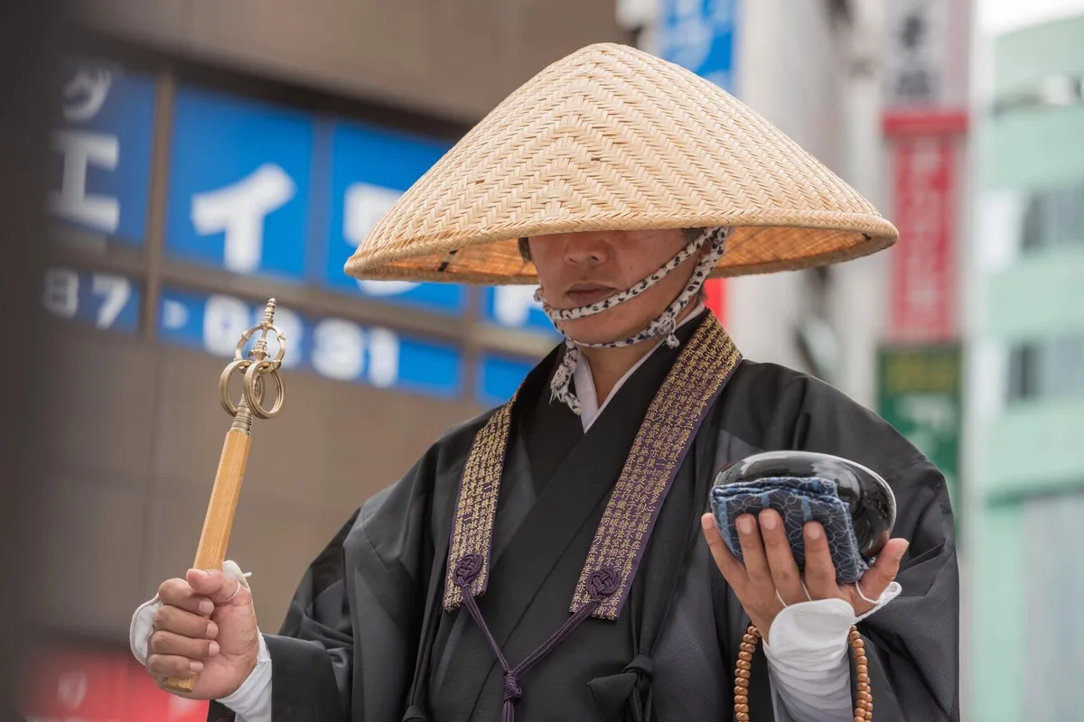 Quando os donativos já não chegam, os monges japoneses tornam-se investidores