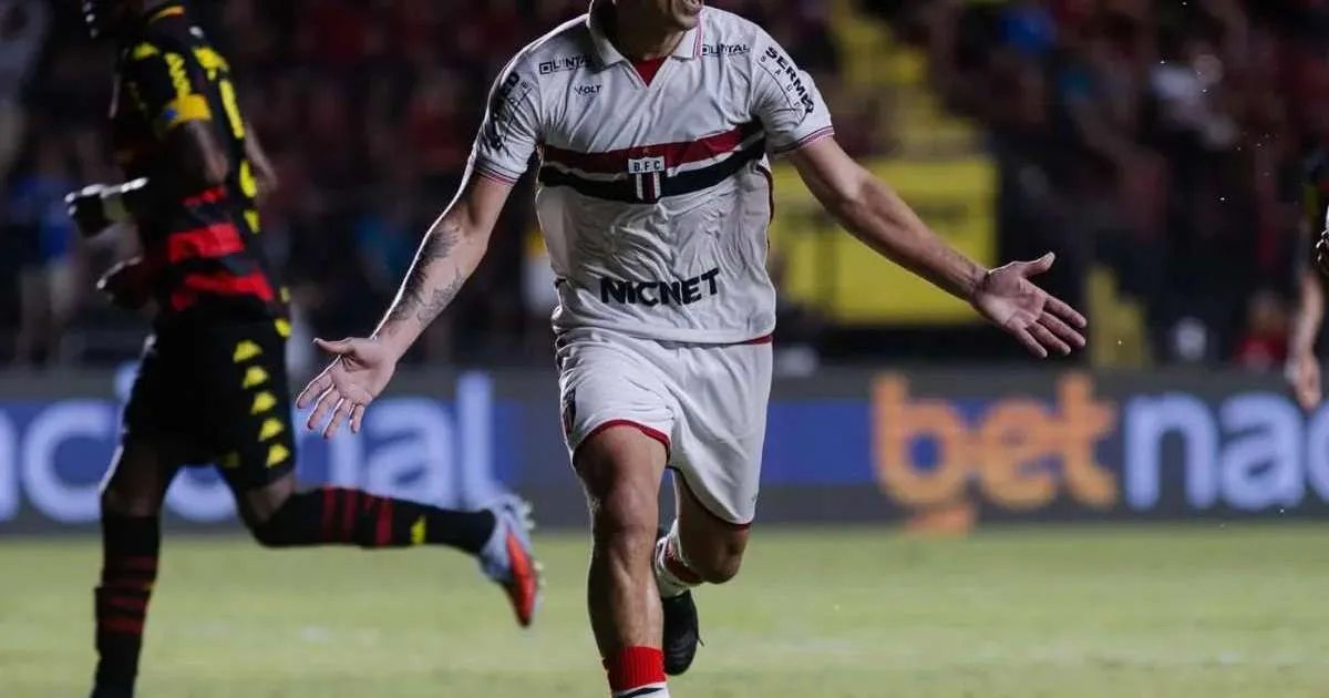 Rafael Gava bate recorde de assistências e vive alta no Botafogo-SP; veja números