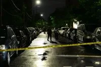 Mulher é baleada pela policia após esfaquear duas pessoas em Nova York