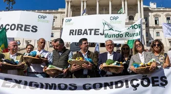 Agricultores protestam junto ao Parlamento
