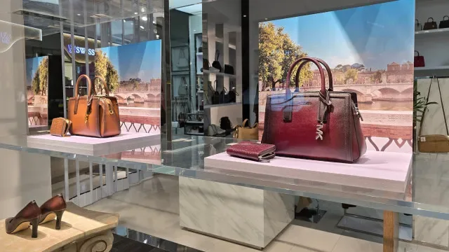 Entrava em lojas de Lisboa e furtava malas de luxo. Ficou em preventiva