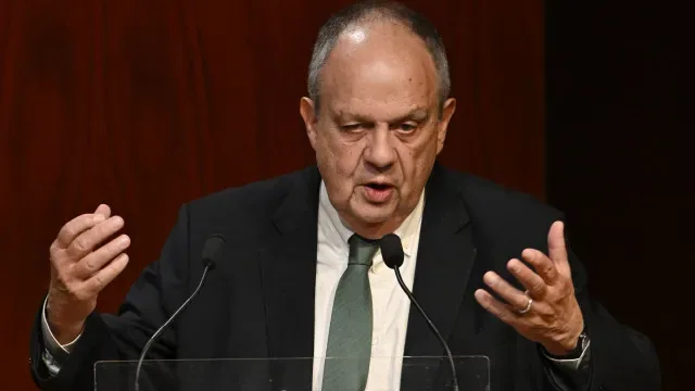 Crise da habitação "não se resolve sem construir casas"