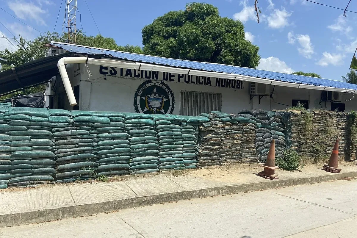 Ataque con drones a estación de Policía de Norosí, sur de Bolívar, dejó varios uniformados heridos: esto se sabe