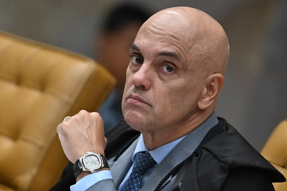 Sigilo de fonte vira munição da oposição contra Moraes