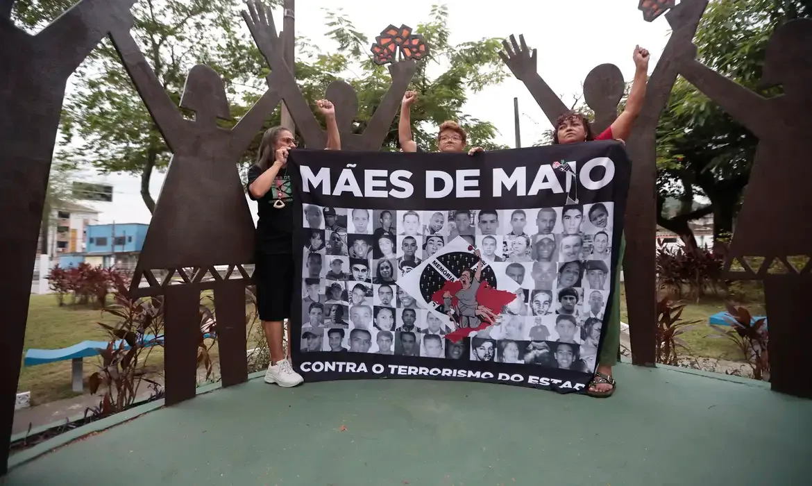 Decisão de não prescrição dos crimes de maio coroa 20 anos de luta das vítimas, diz especialista da Conectas