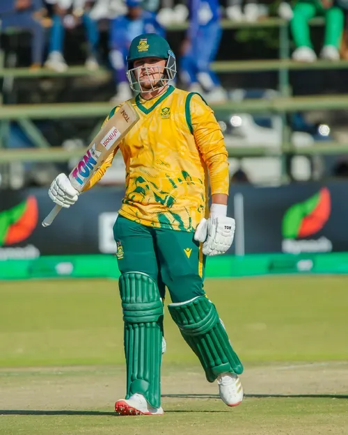 Proteas young guns Lhuan-dre Pretorius and Dewald Brevis bring the heat in Windhoek