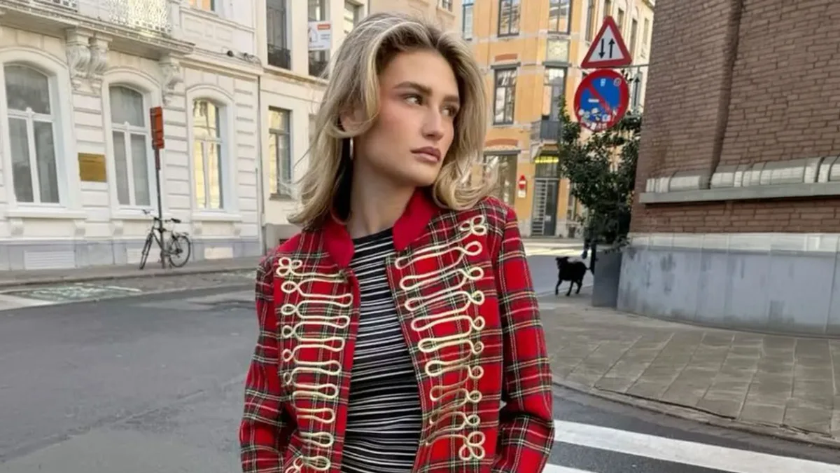 Estas 4 chaquetas de tendencia para otoño-invierno que calientan igual que un abrigo y elevan todos tus looks