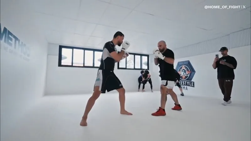 Volkanovski trains with rising UFC star