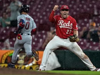 Sal Stewart's 3-run homer helps the Reds rally to beat the Cardinals 5-4