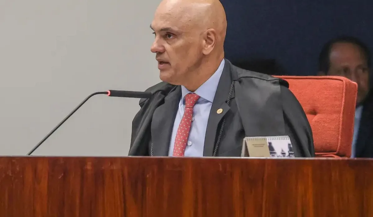“Acha que tenho que estar fora?”, pergunta Vorcaro a Moraes sobre sair do País a 2 dias de prisão