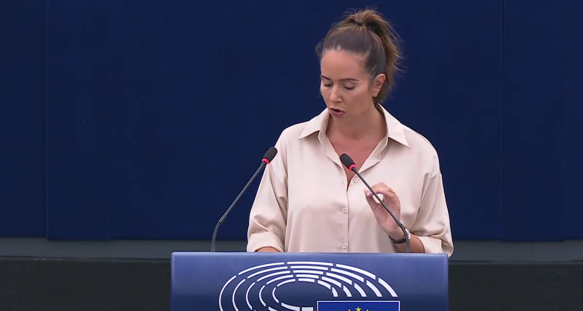 La vidéo de Sarah Knafo truquée pour faire croire à des applaudissements au Parlement européen