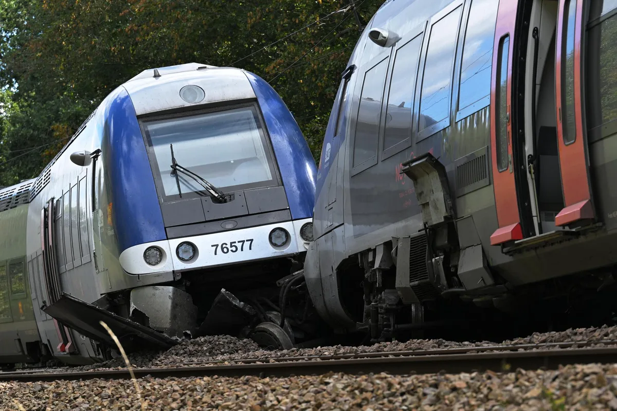 Déraillement d’un TER : comment un bout de rail de 300 kg a pu finir sur la voie où l’accident a eu lieu