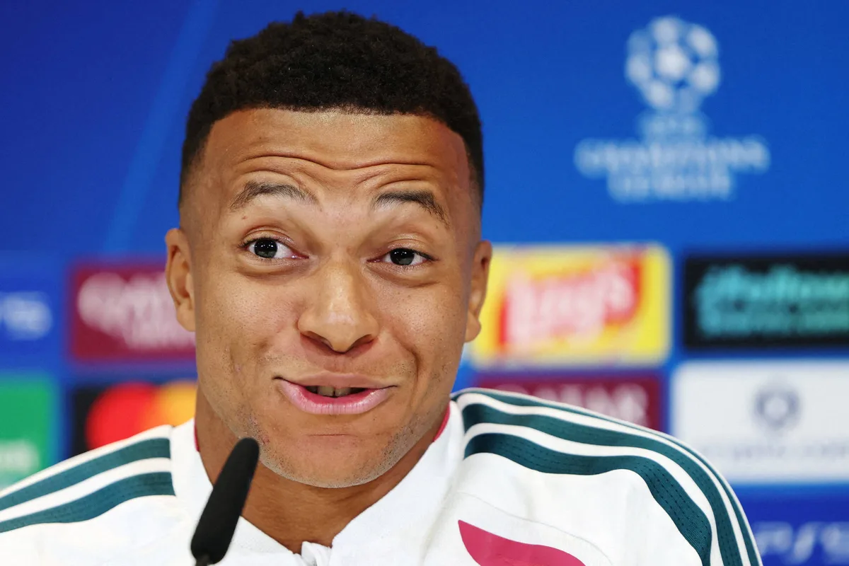 Mbappé reage a meme que o mostra como ditador: 'Não acho que eu tenha feito isso na vida'