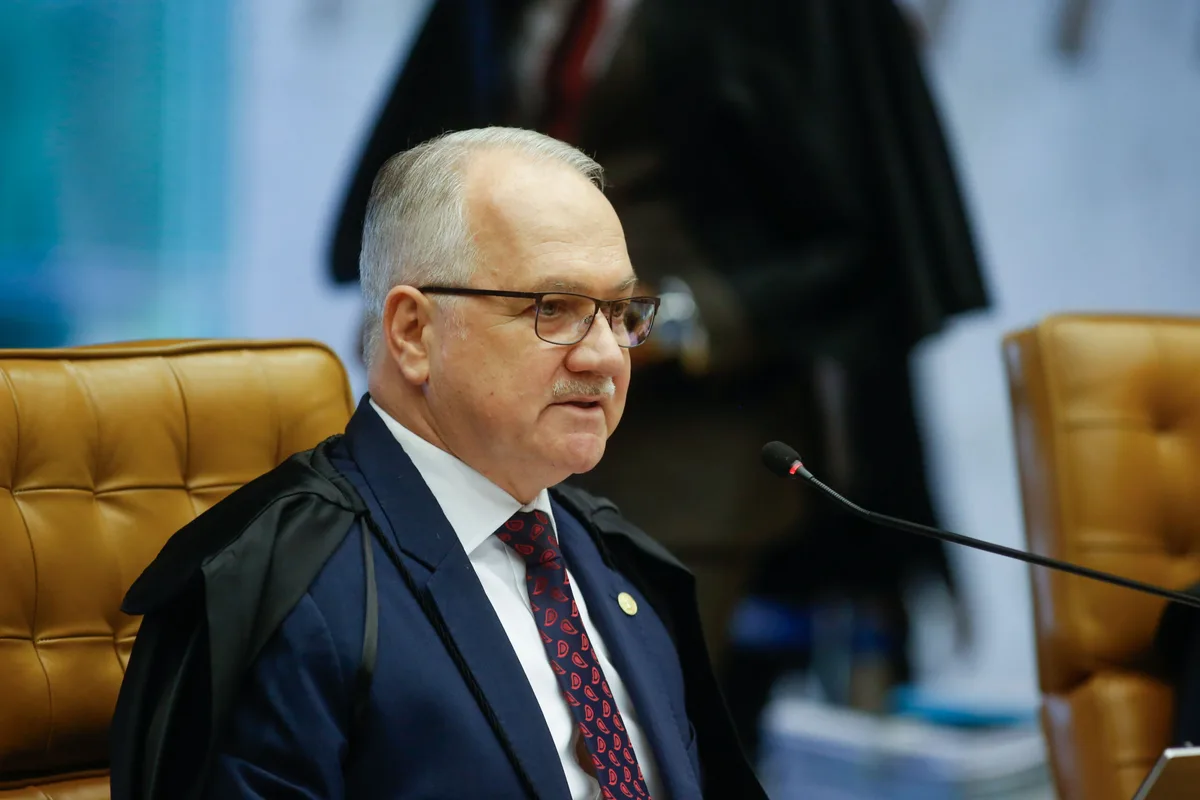 "Somos seres humanos, podemos errar", diz Fachin no STF