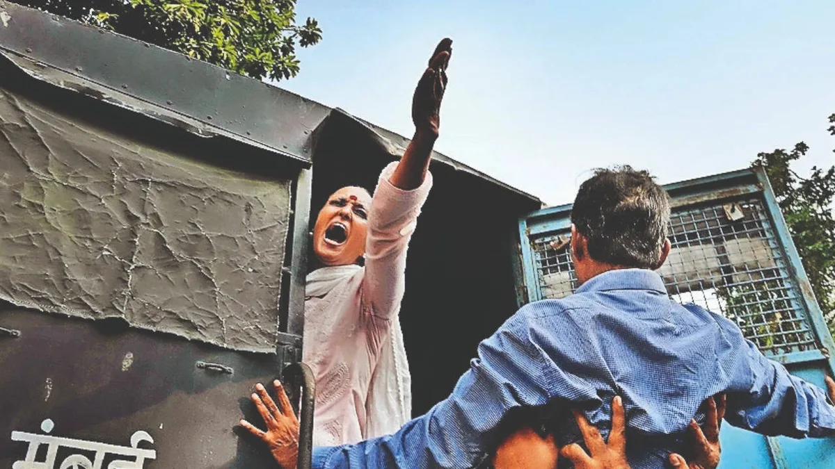 Curbs fail to mute anti-SIR chorus sweeping states