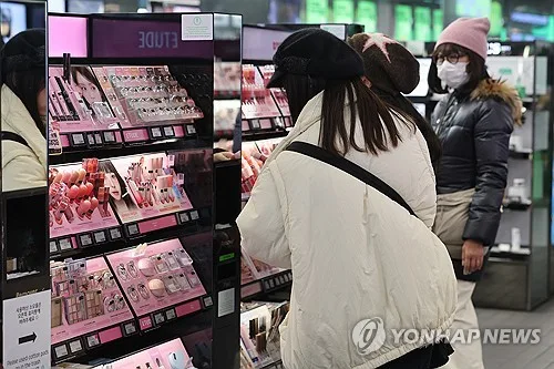[특징주] 화장품주, 반발매수세에 강세…달바글로벌 6% 상승