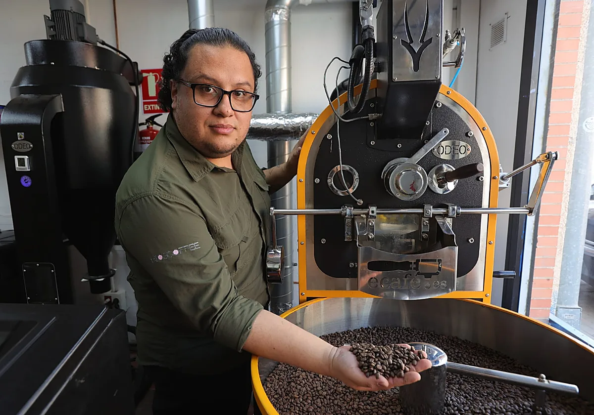 Eduardo Ovalle, tostador de café de especialidad: «Empezamos a educar a los sevillanos en Semana Santa»