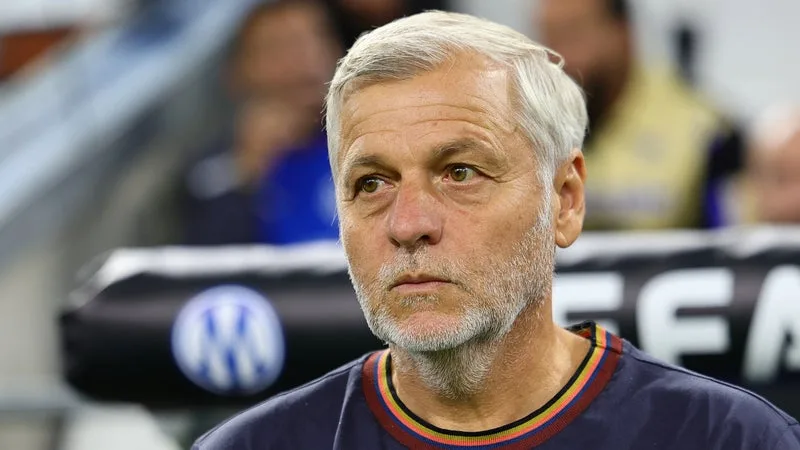 OM-Olympiacos: "Ça fait quatre mois qu'on est là, il faut avancer plus vite", le désarroi de Genesio après le nouveau revers marseillais