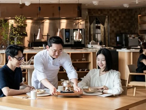 한화푸드테크 한식 '아사달', 개점 첫 달 대비 방문객 20배 증가