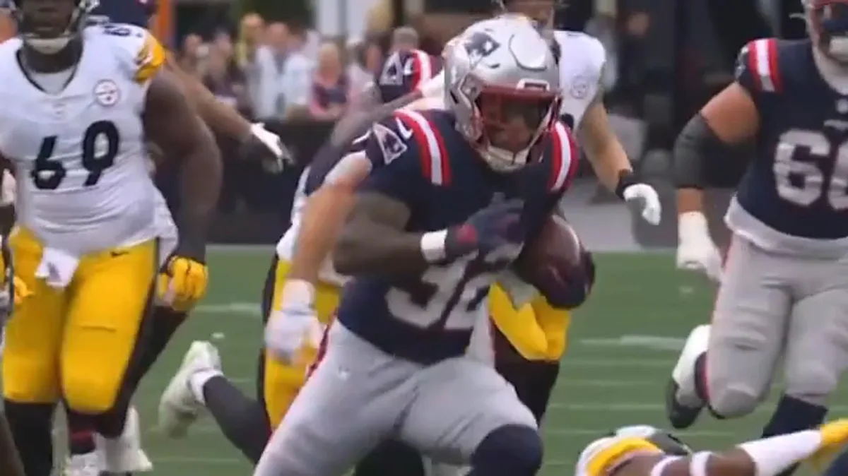 Patriots’ Henderson breaks loose for nimble TD run