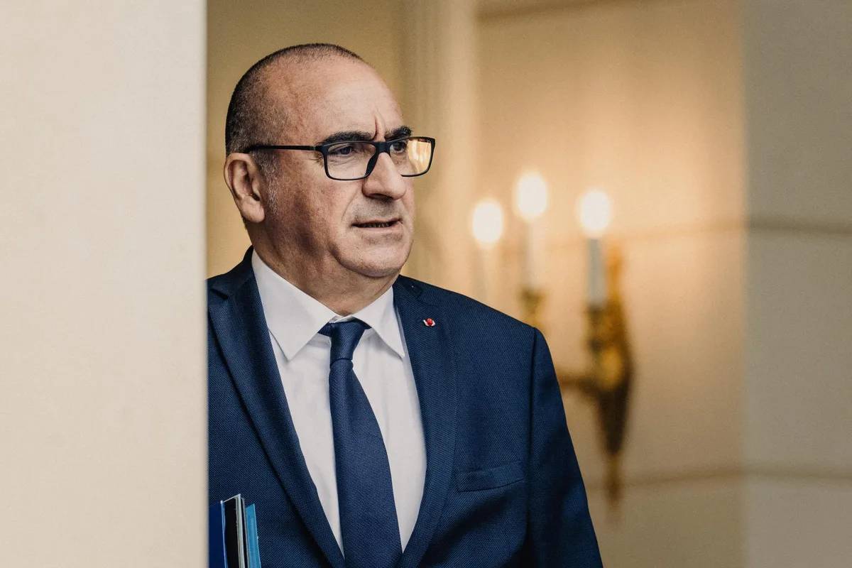 Drogue et Rima Hassan : Nuñez mis en cause pour diffusion de fausse information, l’eurodéputée porte plainte