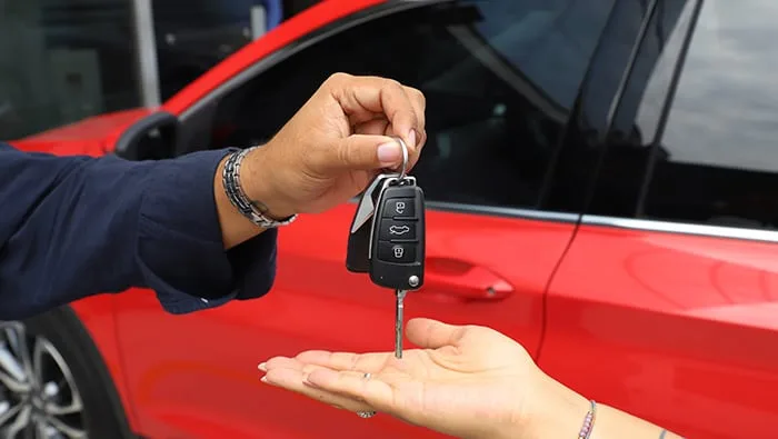 Comprar un auto usado no termina en revisar el motor: Sunarp explica qué otros datos debes consultar antes de cerrar el trato