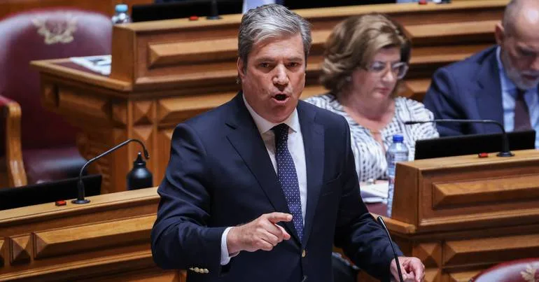 Paulo Muacho apresenta queixa contra Paulo Núncio