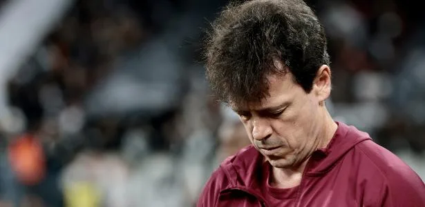 Diniz logo será demitido do Corinthians; é o pior trabalho dele, diz Julio