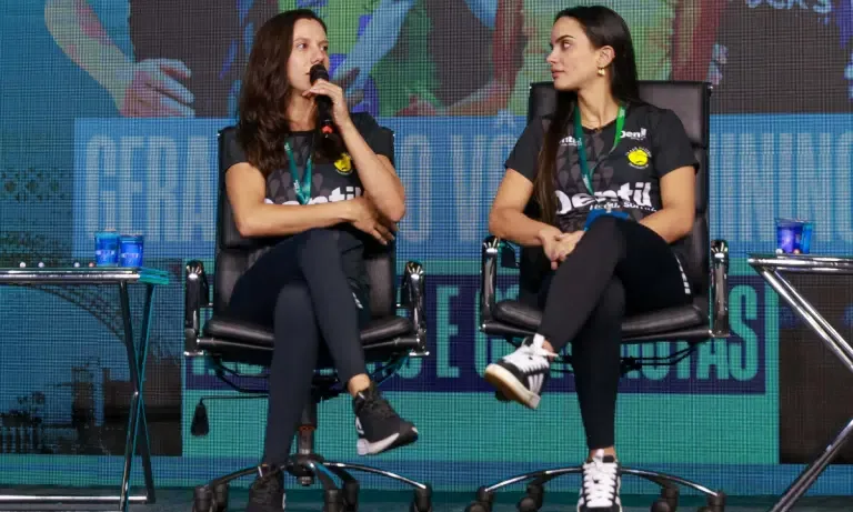Seleção feminina do Irã faz história no vôlei e encara a China na semifinal