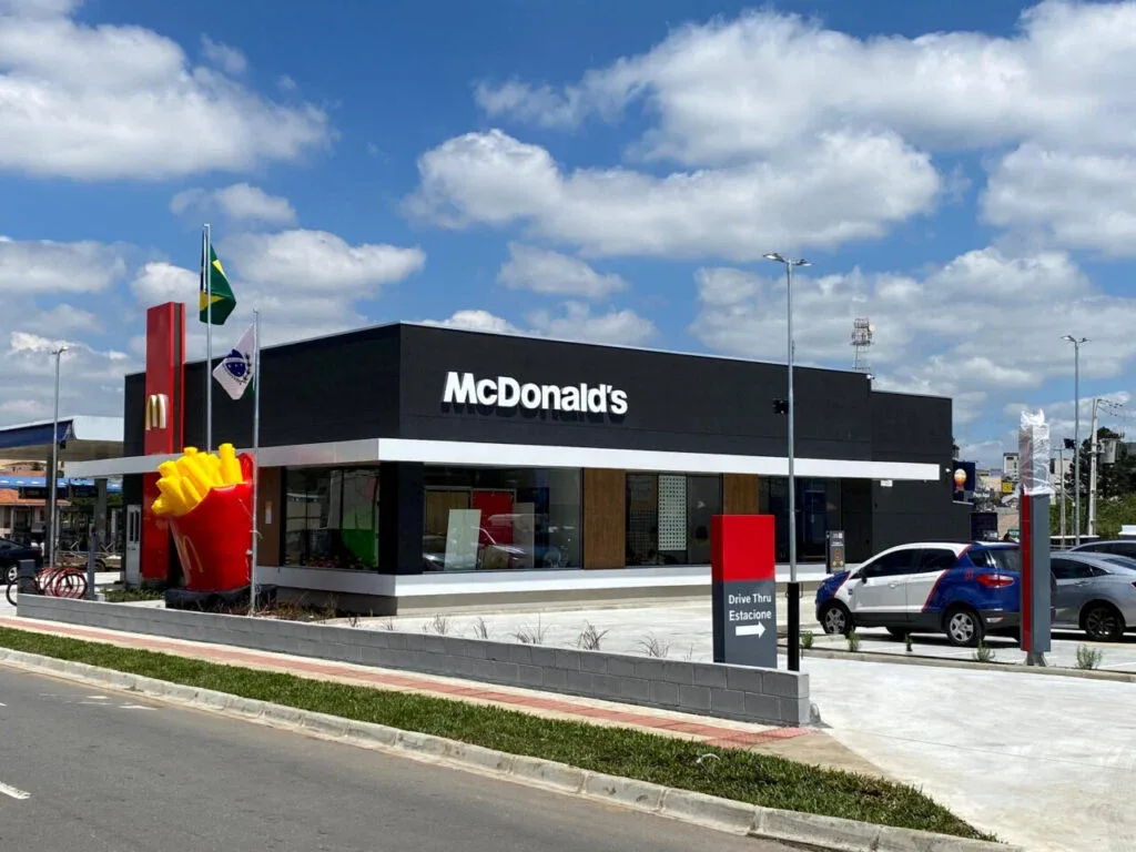 Operadora da marca McDonald’s lança canal para receber propostas de terrenos para novos restaurantes