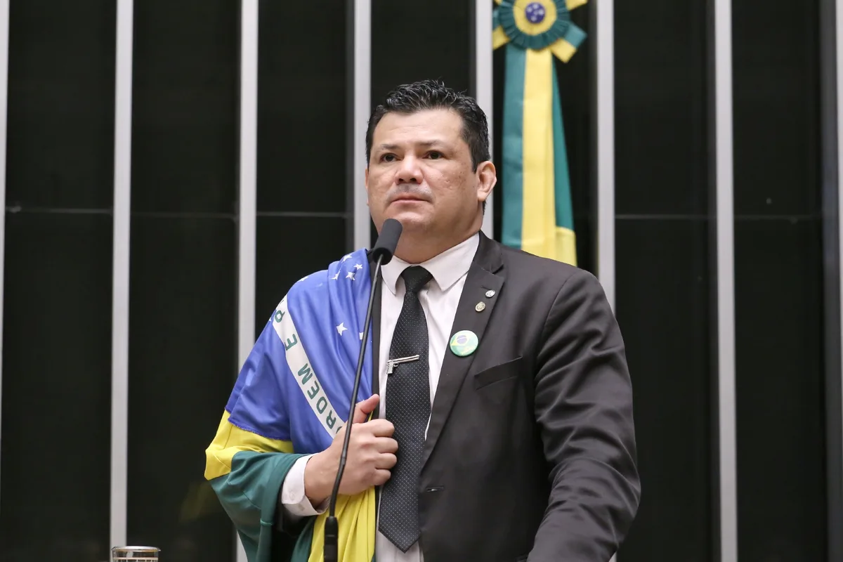 Primeira Turma do STF torna deputado réu por desejar a morte de Lula