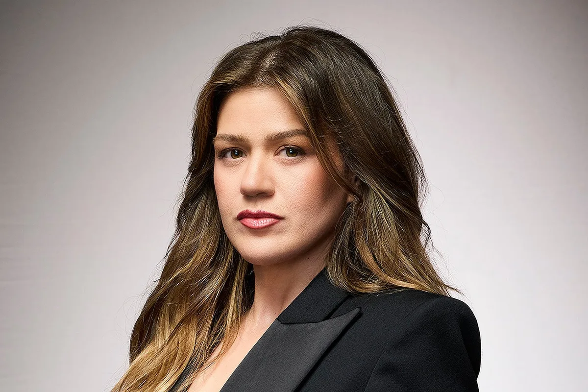 The Kelly Clarkson Store Saga Has Only One Embarrassing Party, and It Is Her